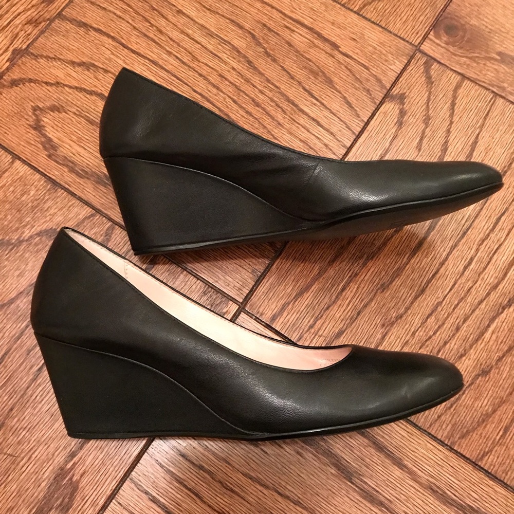 Taryn Rose Wedge Heels, 6, Black